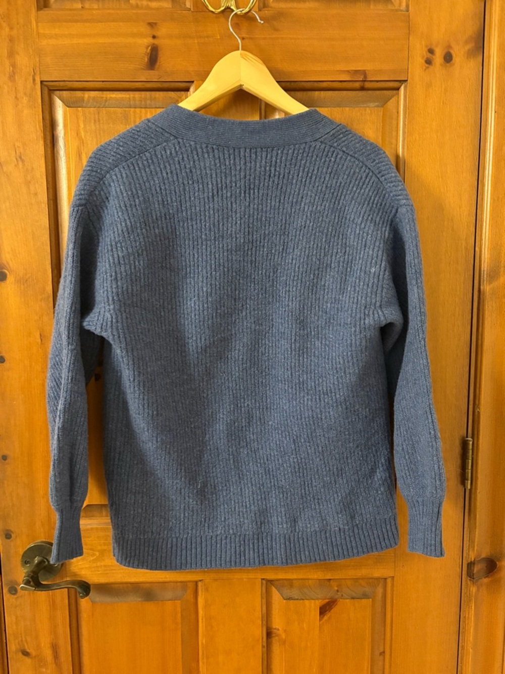 Aritzia Wilfred Free Unwind Cardigan, 100% Merino Wool Blue, XXS can fit larger - Picture 4 of 12